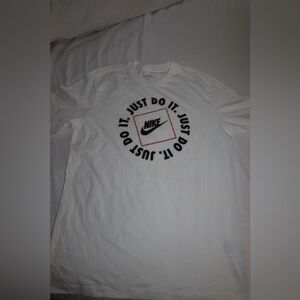 Nike T Shirt